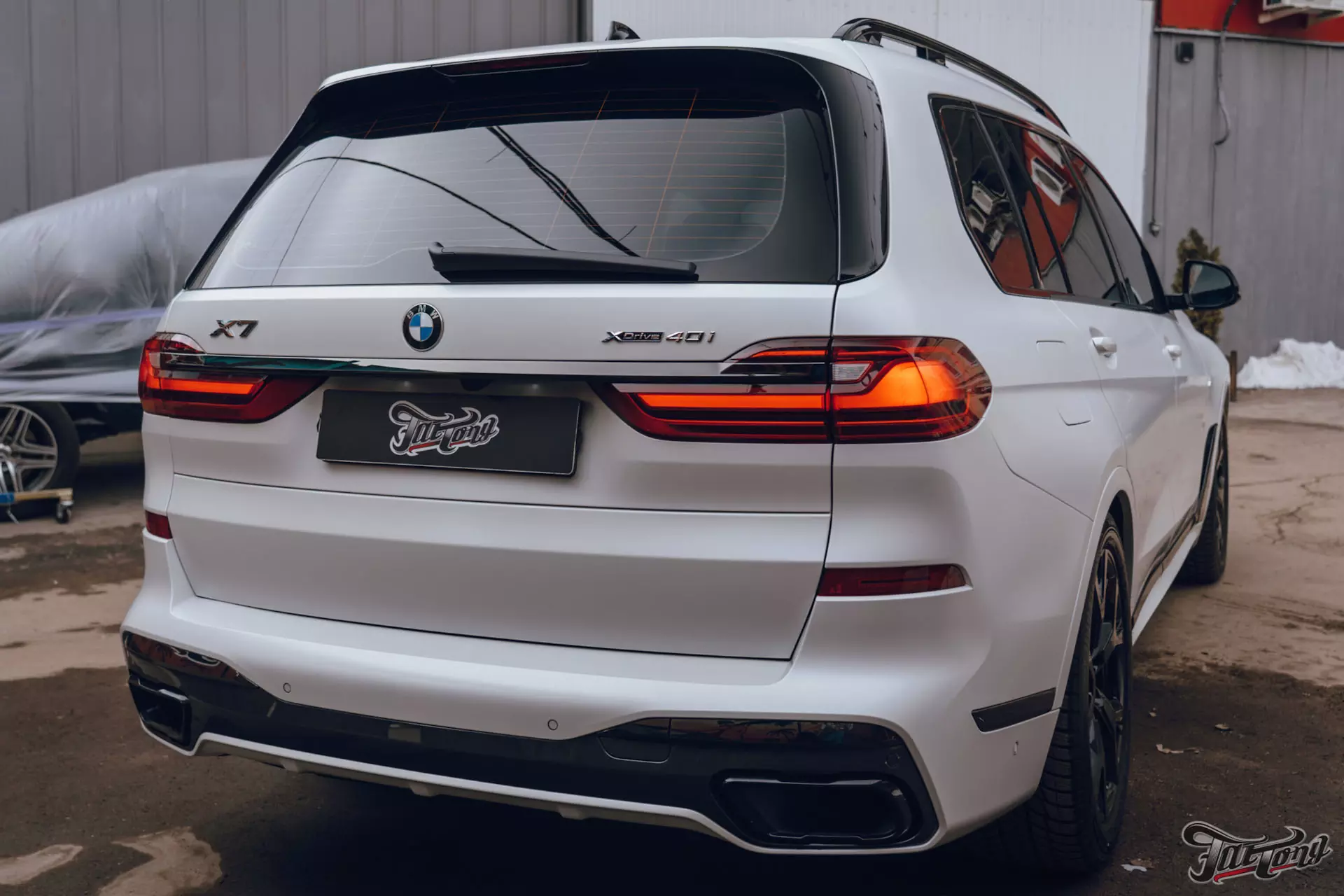 BMW X7. Оклейка в матовый полиуретан. Детейлинг